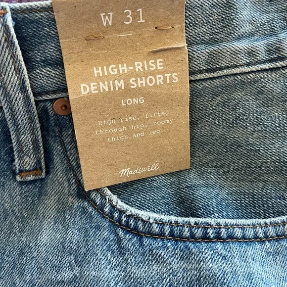 - NWT Madewell High Rise Denim Jean Shorts Bermuda Women’s Size 31