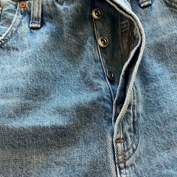 - NWT Madewell High Rise Denim Jean Shorts Bermuda Women’s Size 31