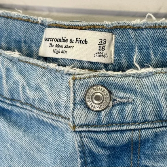 Abercrombie &amp; Fitch W33 The Mom Shorts High Rise Denim Jean Medium Wash Raw Hem
