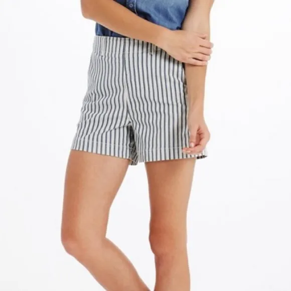 AG The Juliette Short Navy and White Stripe Sz 28