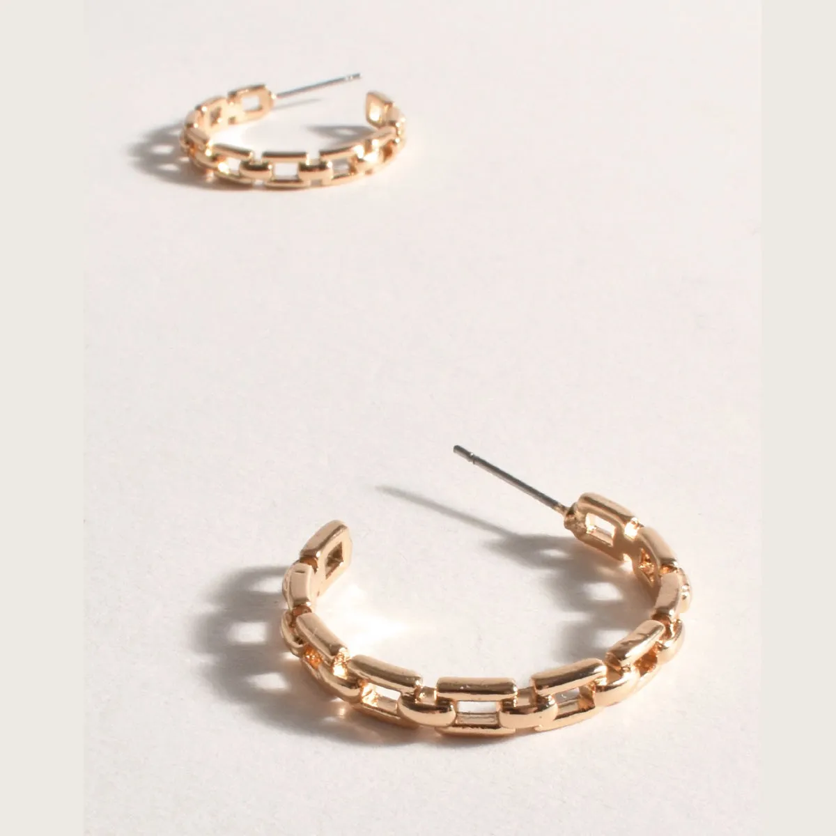 Chain Pattern Hoop Earrings (Gold)