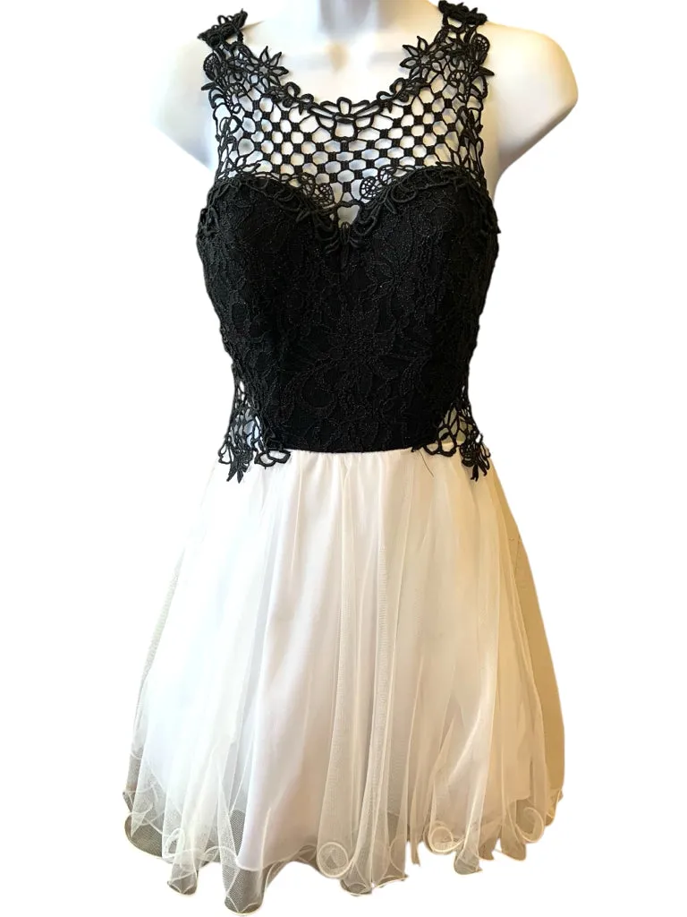 CITY TRIANGLES FORMAL W