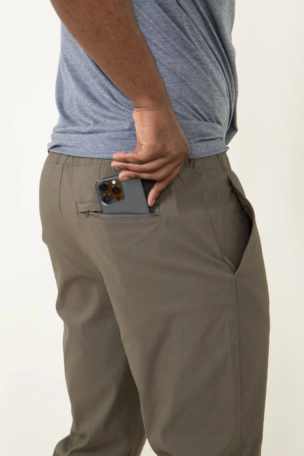 Copper & Oak Elastic File Tech Jogger Pants for Men in Mushroom Green | K4S4164-MUSHROOM