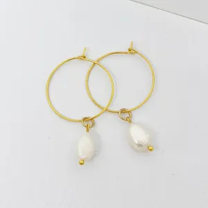 Dion Freshwater Pearl Hoop Earrings (Gold)
