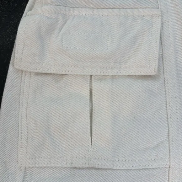 Essentiel Antwerp Delay Off-White Denim Cargo Shorts - Women's Size 25, NWT