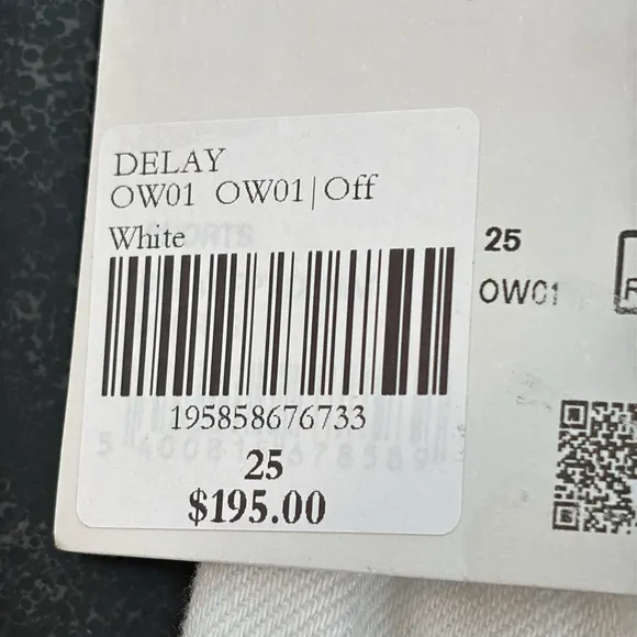 Essentiel Antwerp Delay Off-White Denim Cargo Shorts - Women's Size 25, NWT