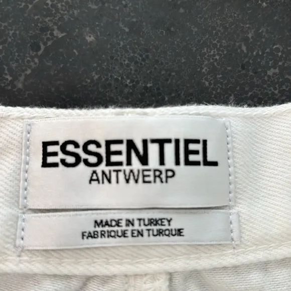 Essentiel Antwerp Delay Off-White Denim Cargo Shorts - Women's Size 25, NWT