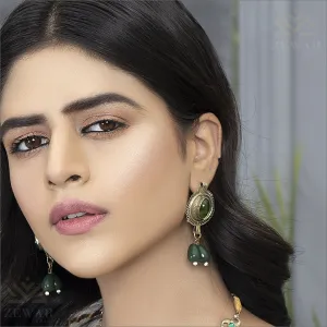 GOLD AND EMERALD STATEMENT EARRING (ER-42)