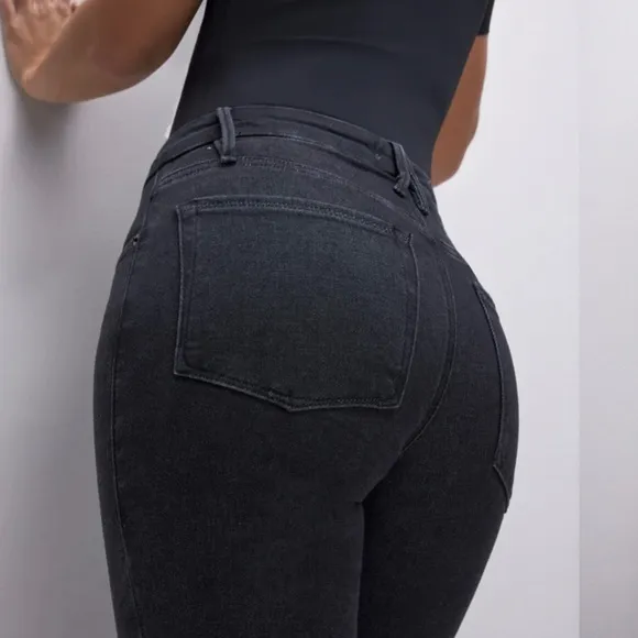 Good American Good Legs Straight Leg Jeans