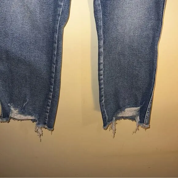 GOOD AMERICAN straight leg high rise jeans with raw hemline 16
