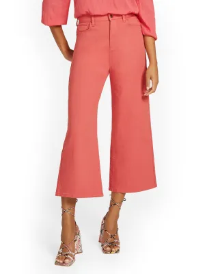 High-Waisted Wide-Leg Capri Jeans - Pink