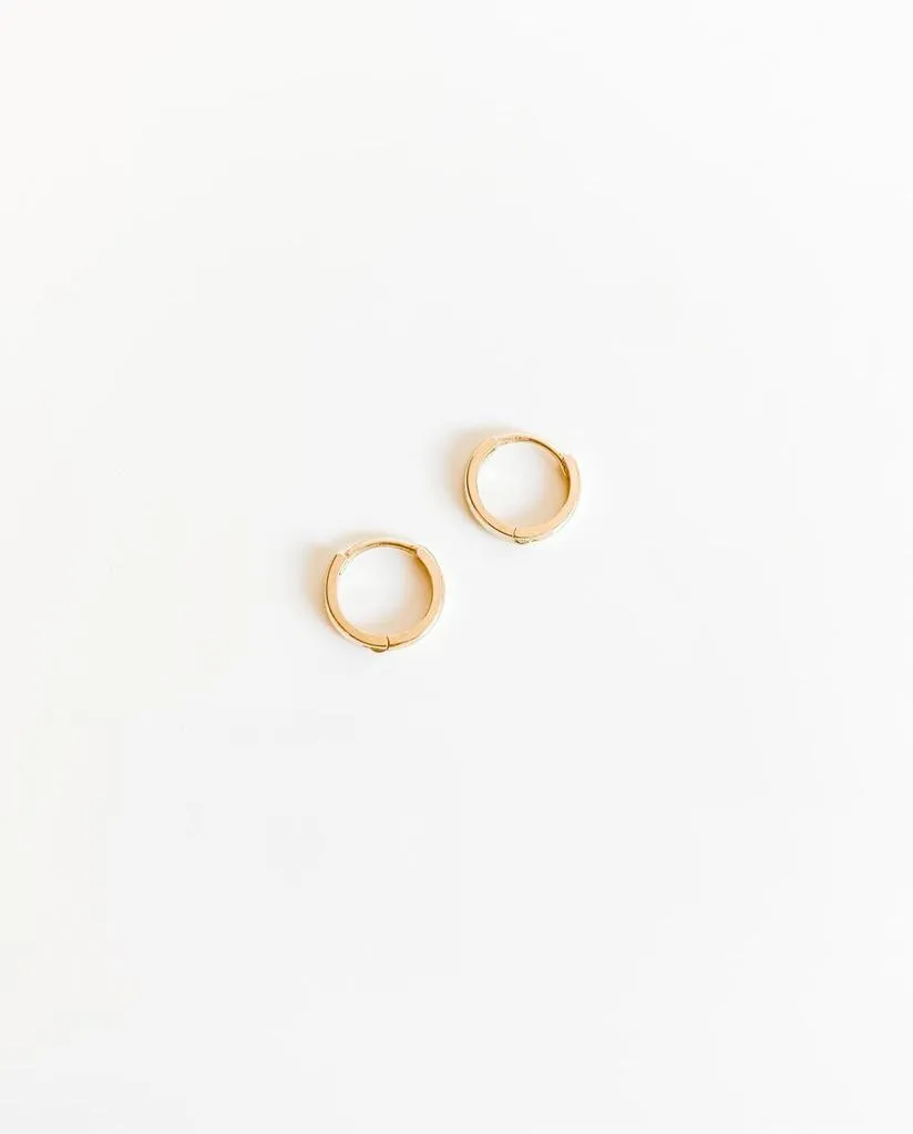 HUGGIE HOOP SOLID 14K