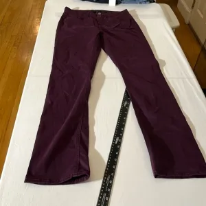JEN 7 by 7 for all mankind size 4 jeans wine/ maroon  highwaist straight leg