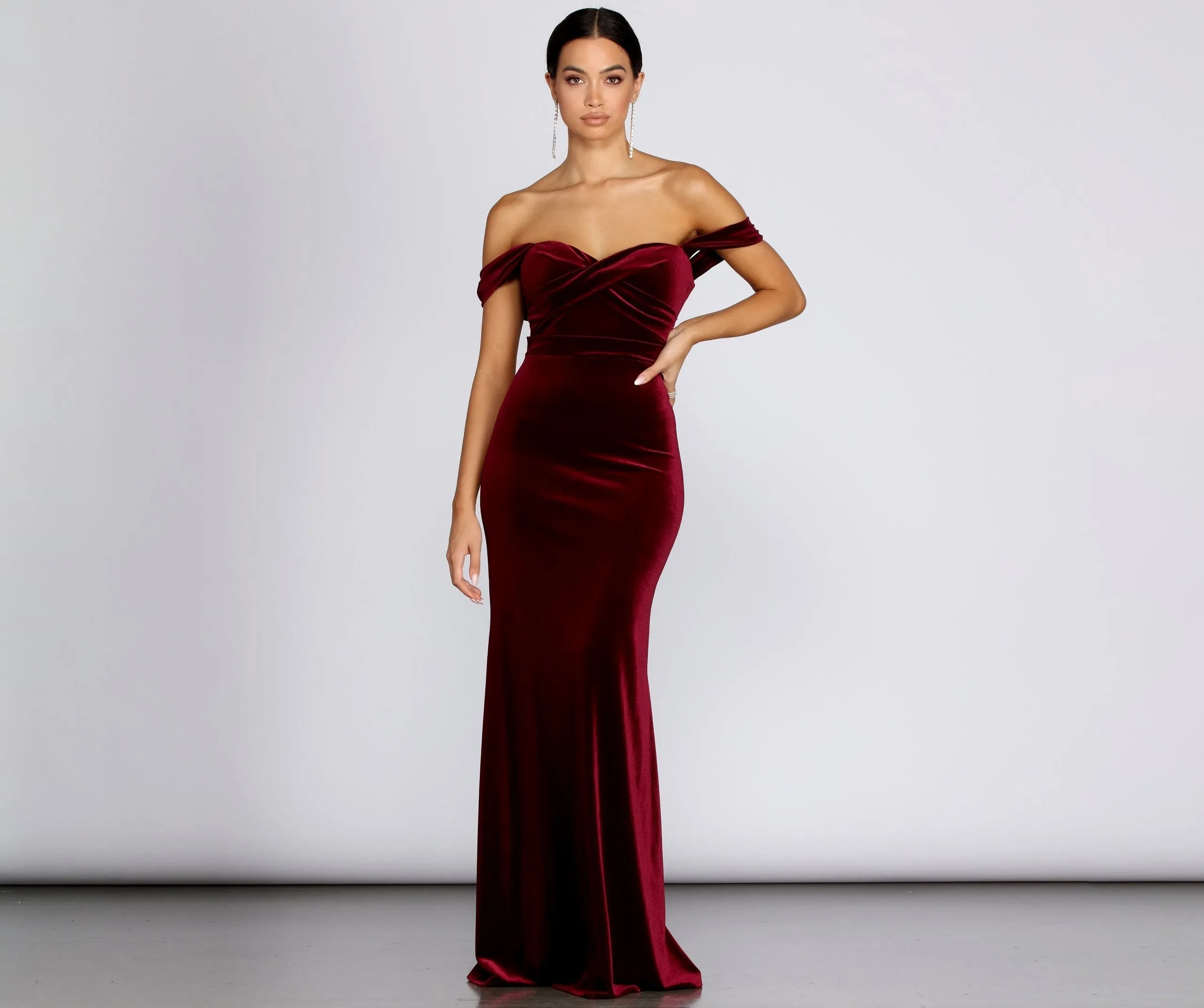 Jenisa Formal Off Charming The Shoulder Dress