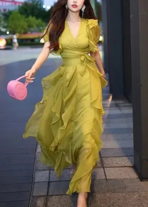 Jordyn - Elegant long dress with ruffles and pointed neckline