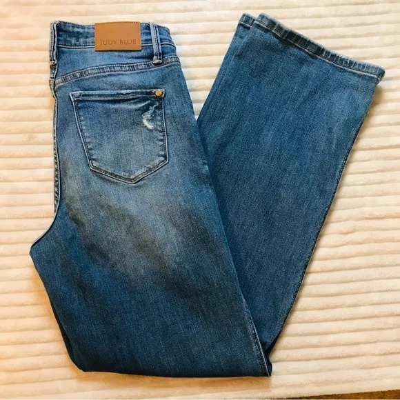 Judy Blue Distressed Straight Leg High Waisted Jeans Junior’s size 3 Women’s 26