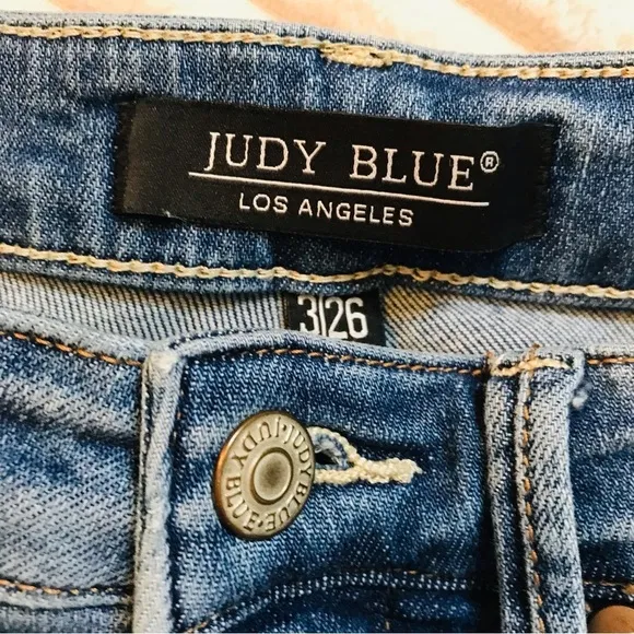 Judy Blue Distressed Straight Leg High Waisted Jeans Junior’s size 3 Women’s 26
