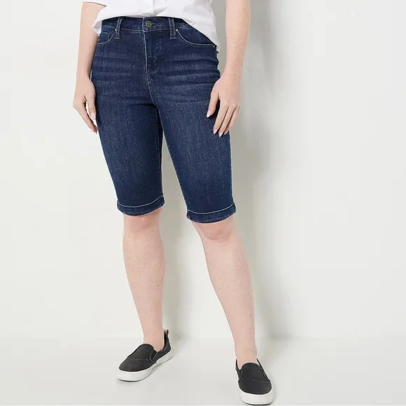Laurie Felt Sz Medium 10 Petite (10P) Daisy Denim Knee Grazer