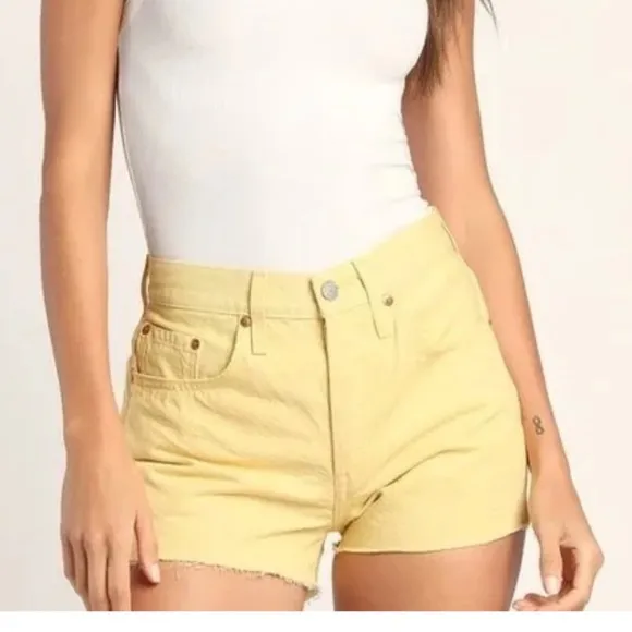 Levi's 501 Women's Yellow Denim High Rise Shorts size 28