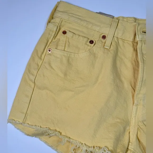 Levi's 501 Women's Yellow Denim High Rise Shorts size 28