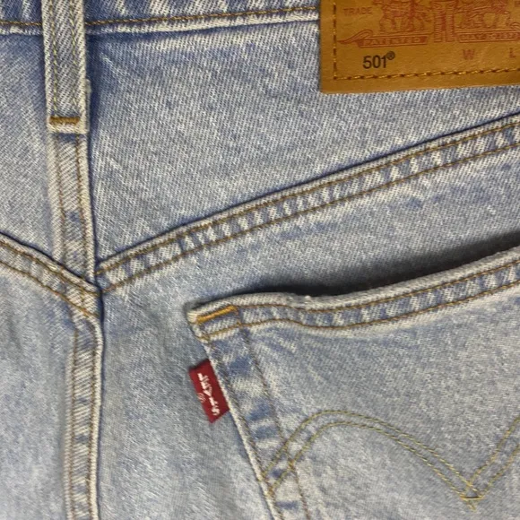 LEVIS Premium || 501 Big E denim high waist cut off shorts size 25.