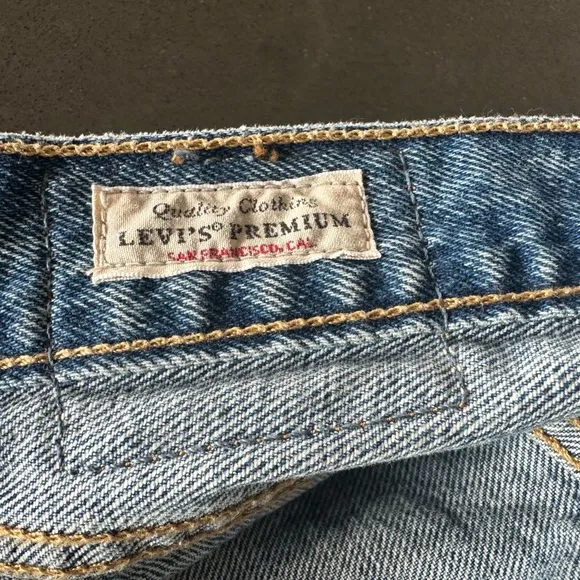 LEVI’s Premium 501® ORIGINAL CROPPED WOMEN'S JEANS -Mega Vibe-Medium Wash-28x28