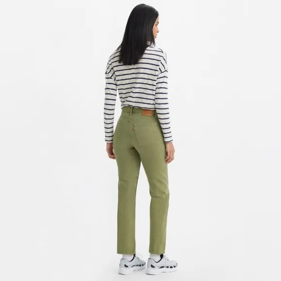 Levi’s|Women’s Wedgie straight olive green jeans,high rise,NWT,size 25•••staple