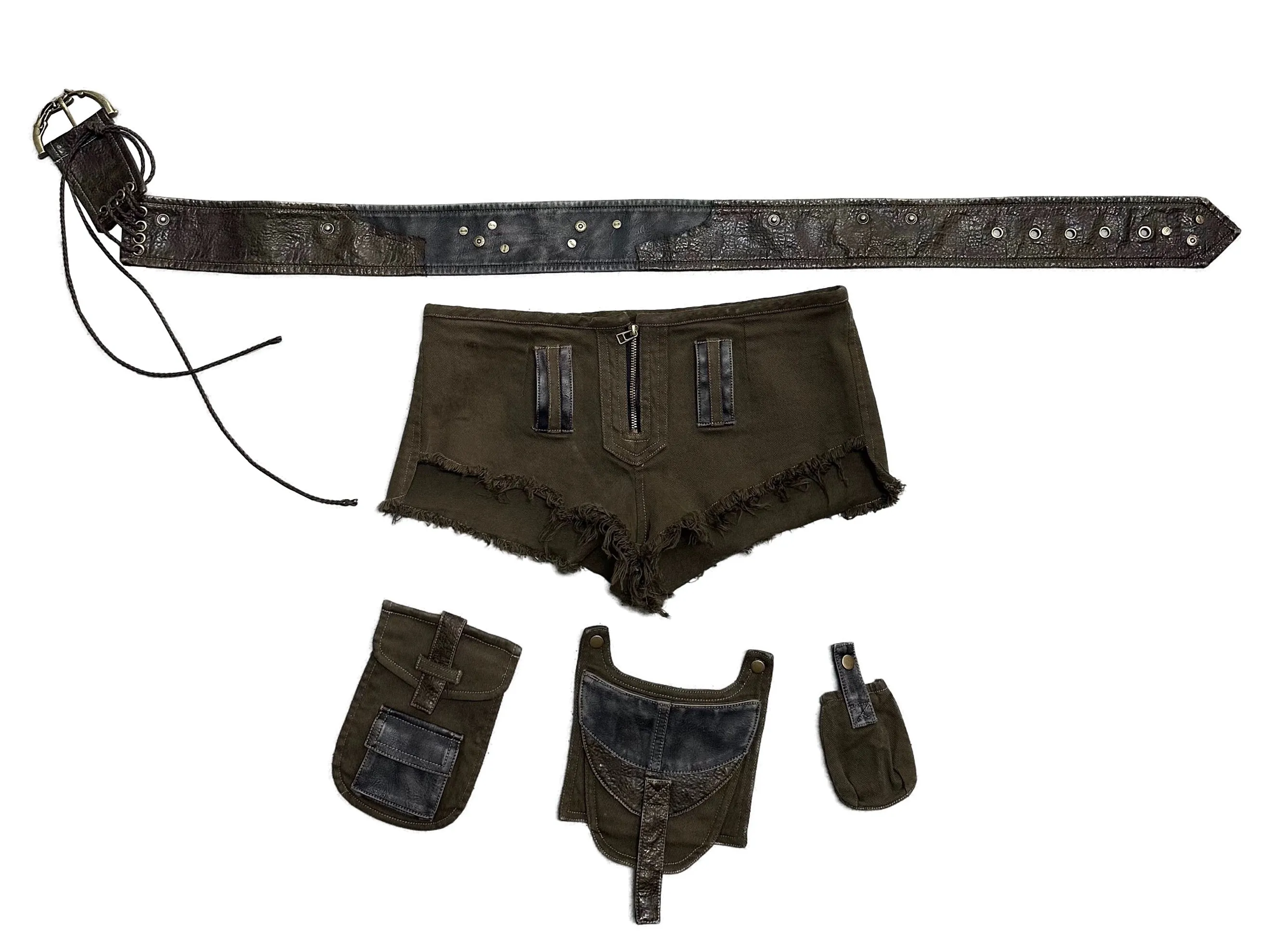 low rise shorts with belt