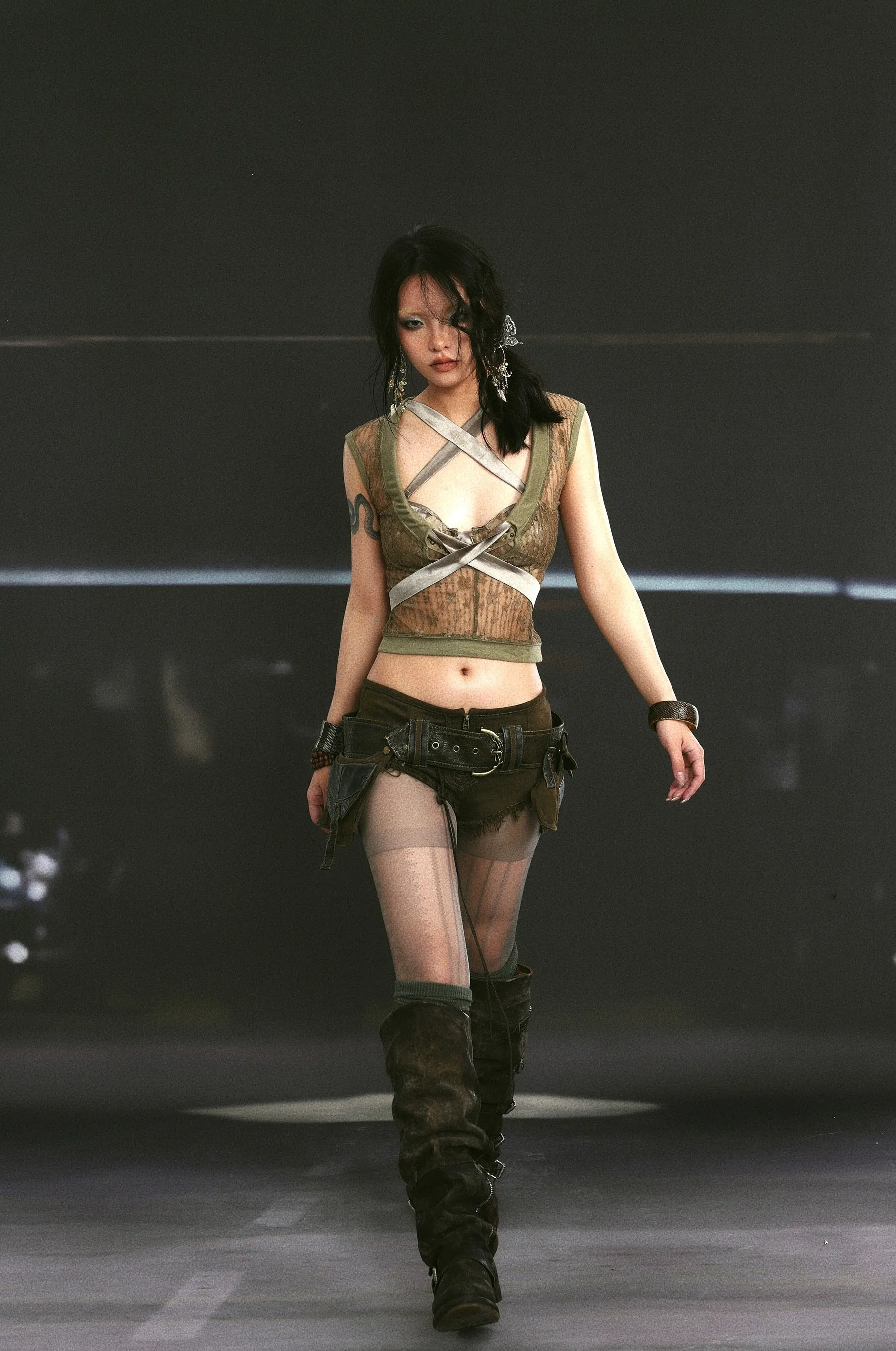 low rise shorts with belt