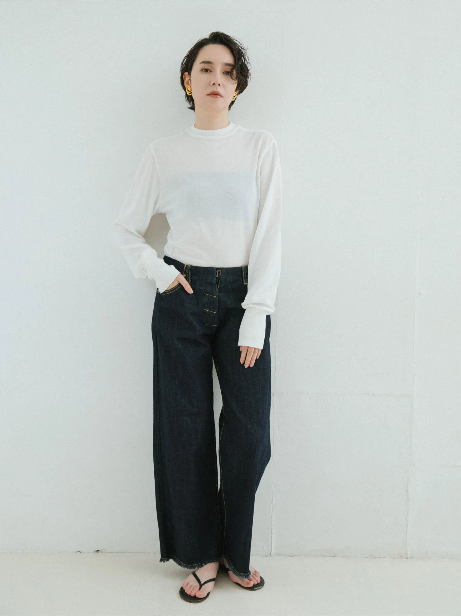 LOW RISE WIDE PANTS