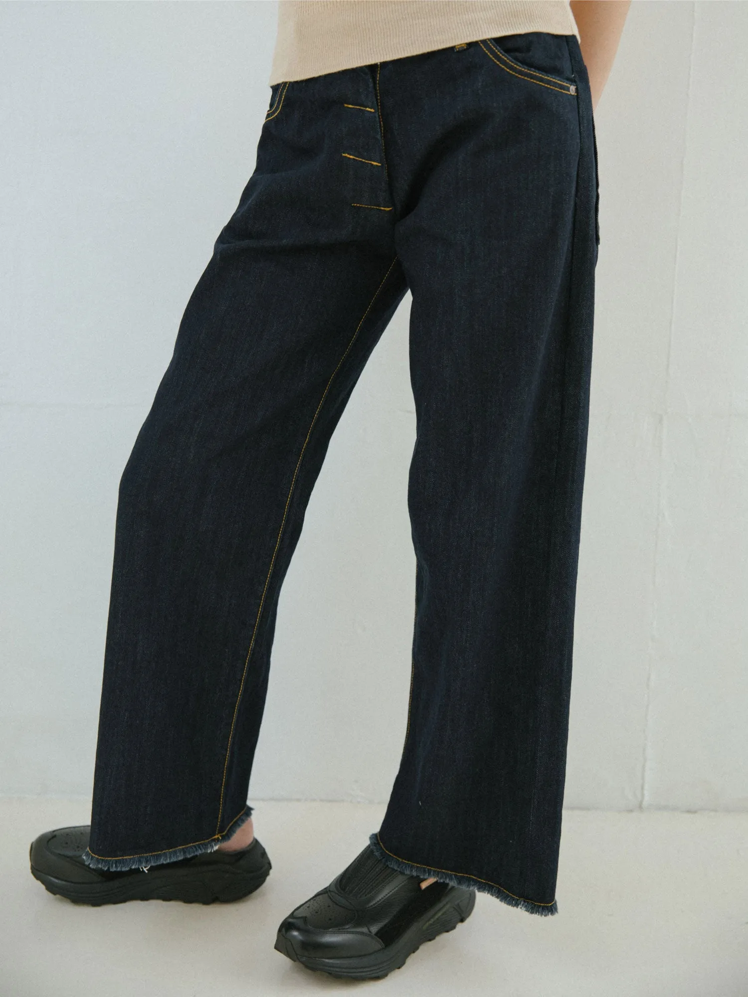 LOW RISE WIDE PANTS