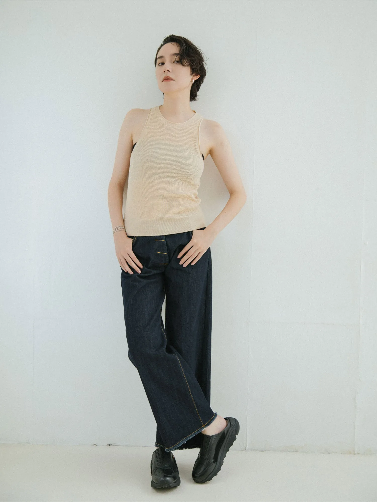 LOW RISE WIDE PANTS