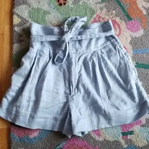 Marc by marc Jacob's blue cargo shorts