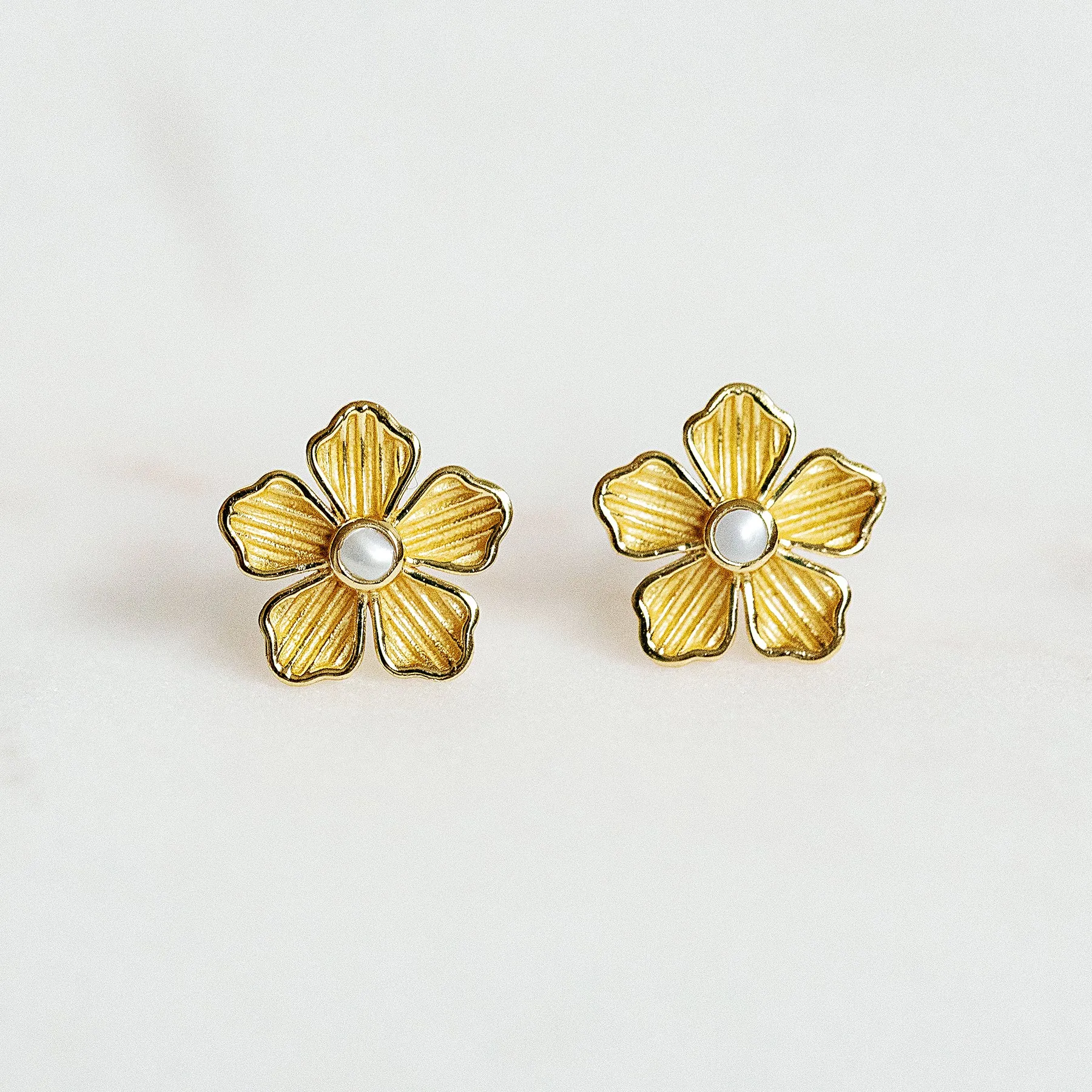 Mini Flower Stud Earrings in Pearl