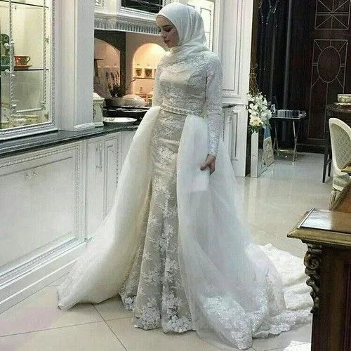 muslim wedding dress with detachable train lace appliqué elegant long sleeve wedding gown 2021