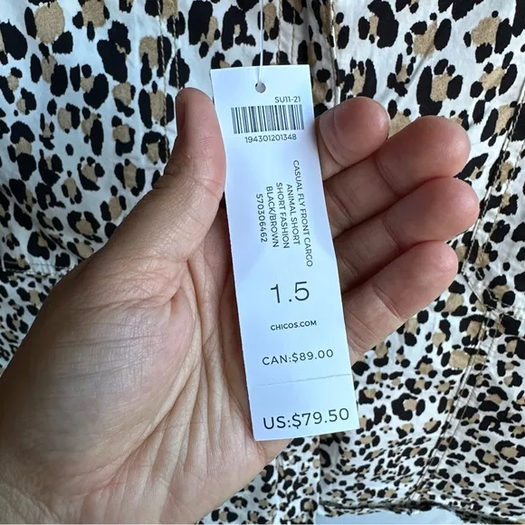 NWT Chicos Casual Cargo Animal Cheetah Printed Shorts / Size 1.5 (US 10)
