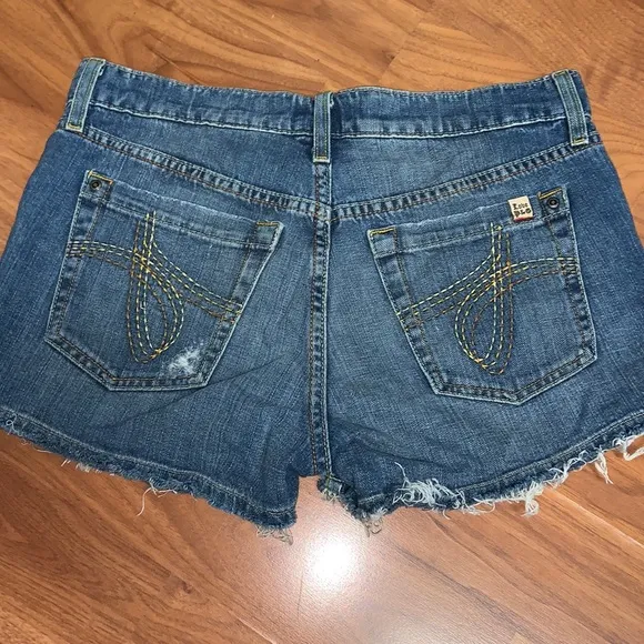 Original Juicy Couture ✨RARE!✨ Raw Hem Shorts