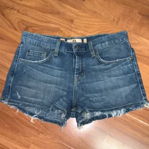 Original Juicy Couture ✨RARE!✨ Raw Hem Shorts