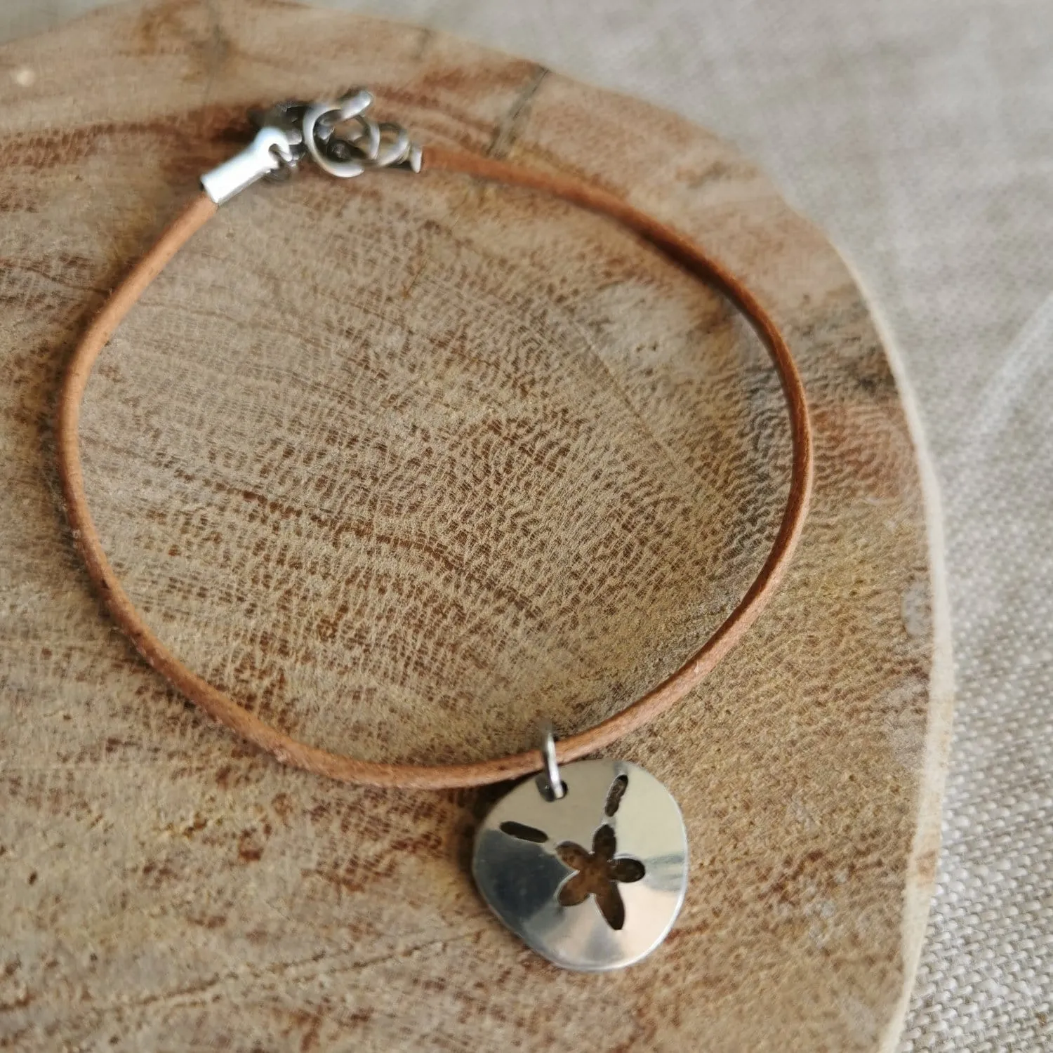 Pansy Shell Bracelet