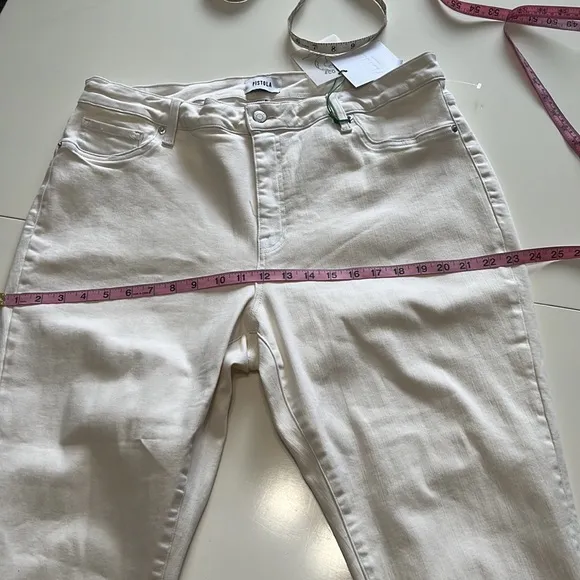 Pistola Women’s High Waist Stretch Ankle Jeans Ecru Size 18W