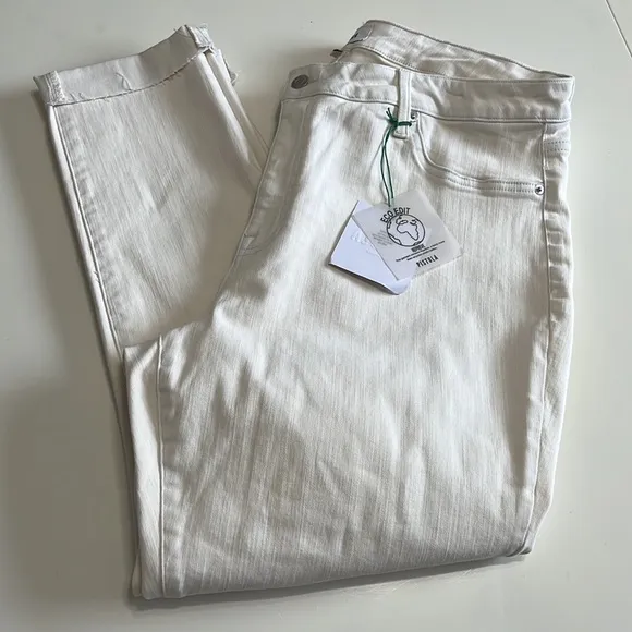 Pistola Women’s High Waist Stretch Ankle Jeans Ecru Size 18W