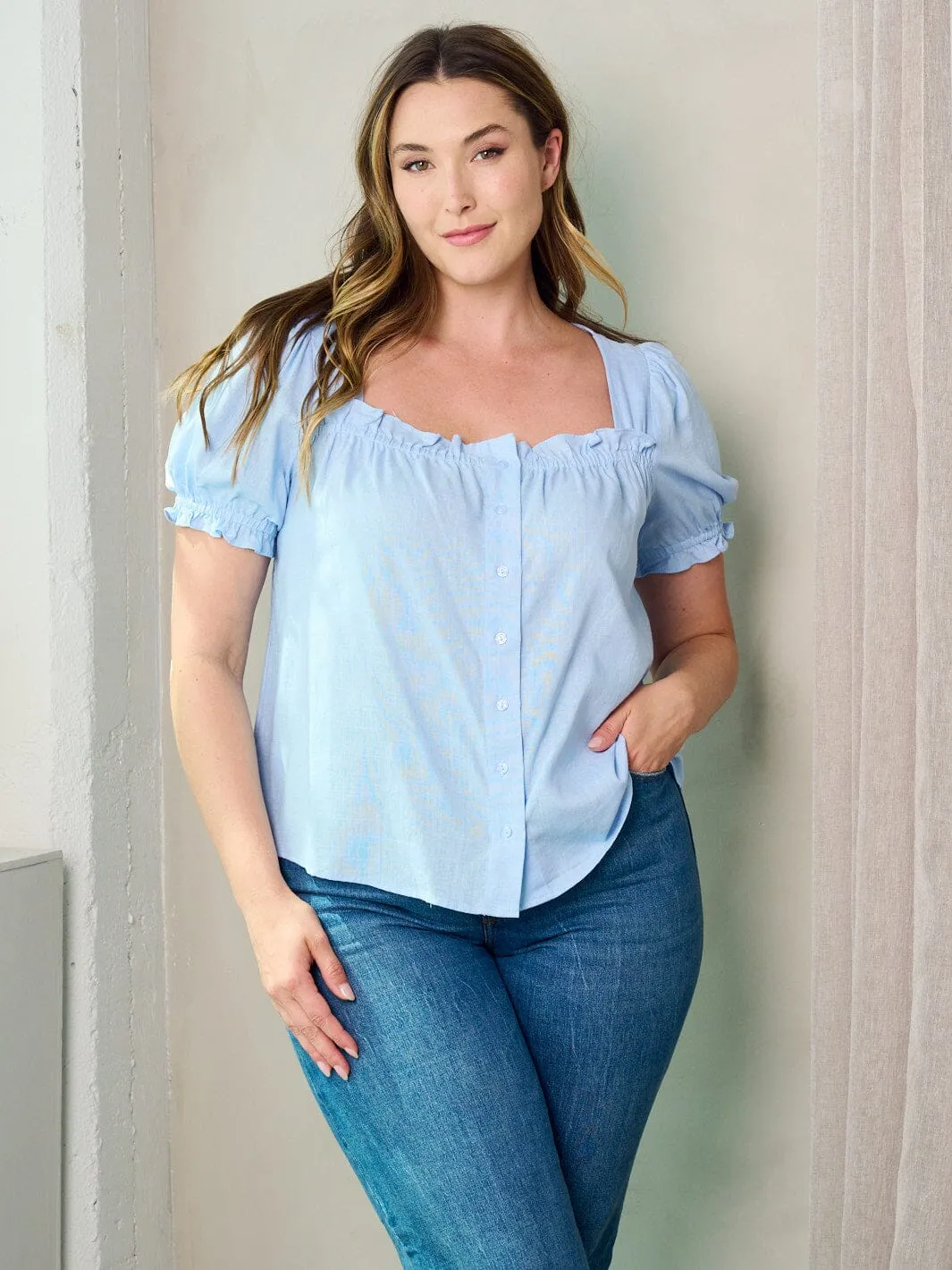 PLUS SIZE SHORT SLEEVE BUTTON UP TOP