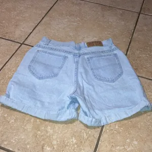 Riders Vintage High Waisted Mom Jeans Size 26