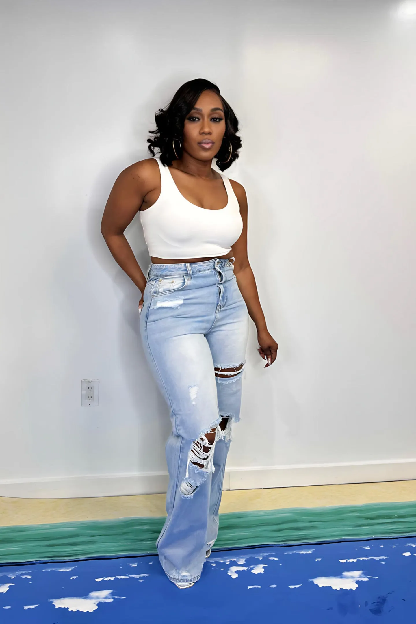 RIPPED STRAIGHT LEG JEANS