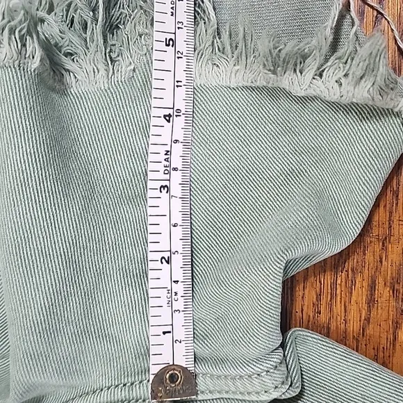 Risen 💚NWOT💚 Denim Shorts Frayed Distressed Shark Bites XL EUC