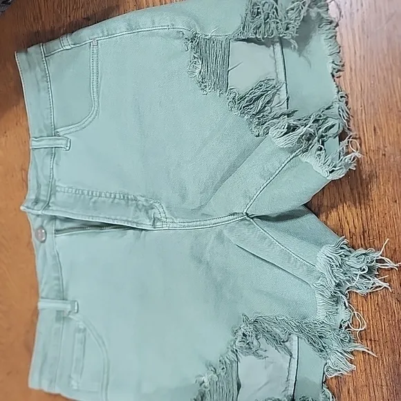 Risen 💚NWOT💚 Denim Shorts Frayed Distressed Shark Bites XL EUC
