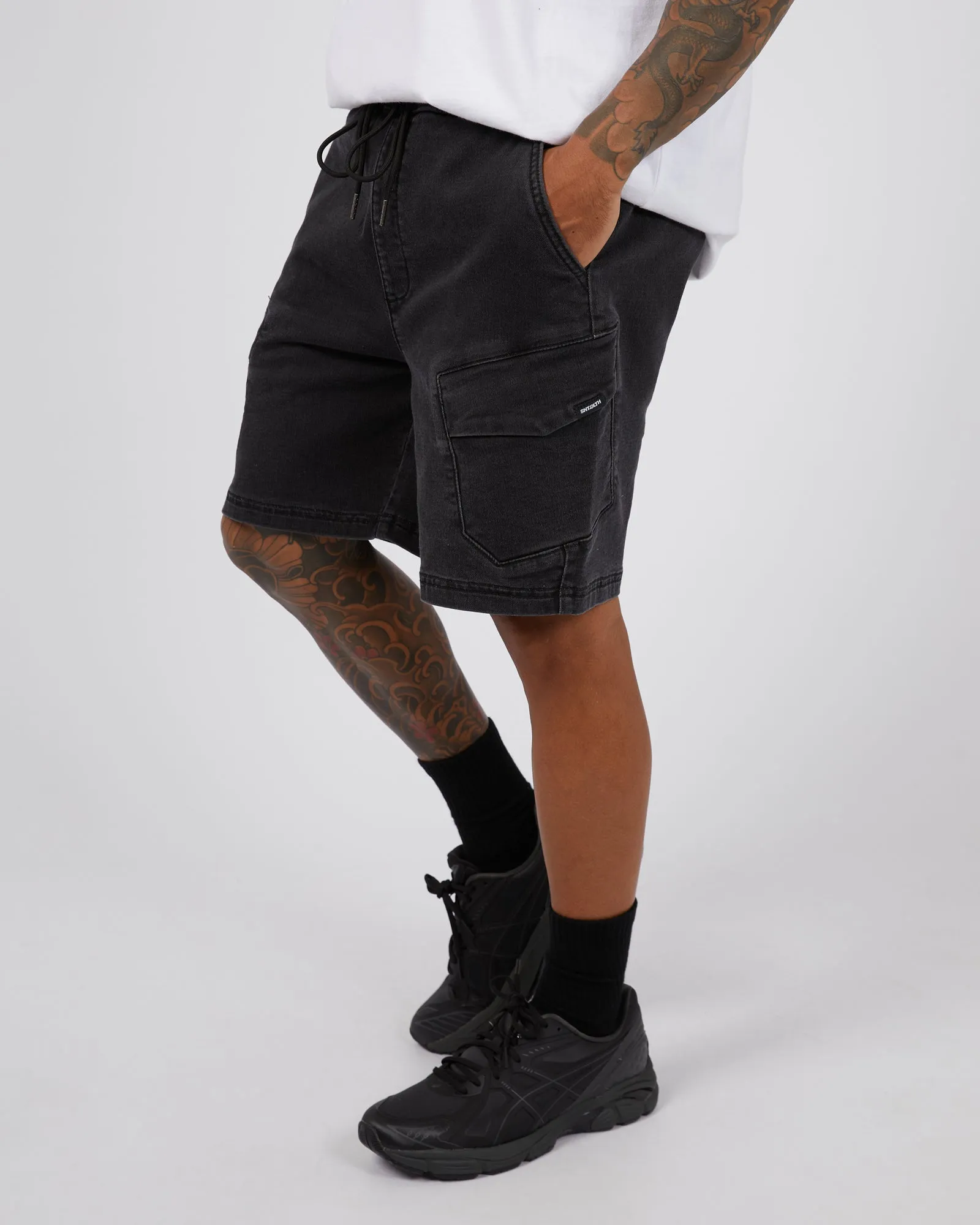ST GOLIATH GULLY CARGO SHORT WASHED BLACK