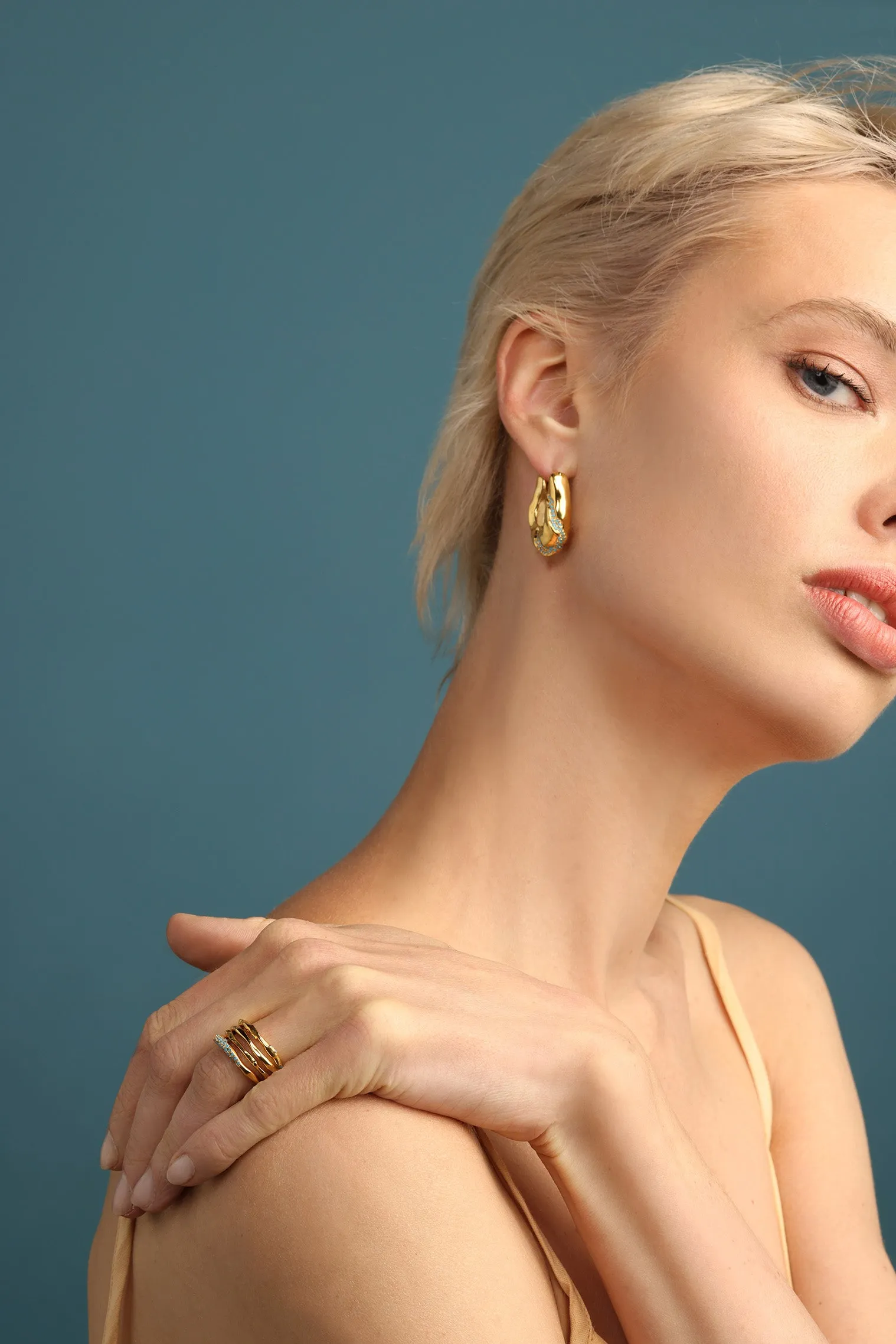 STATEMENT WAVES HOOPS WITH TURQUOISE STONES