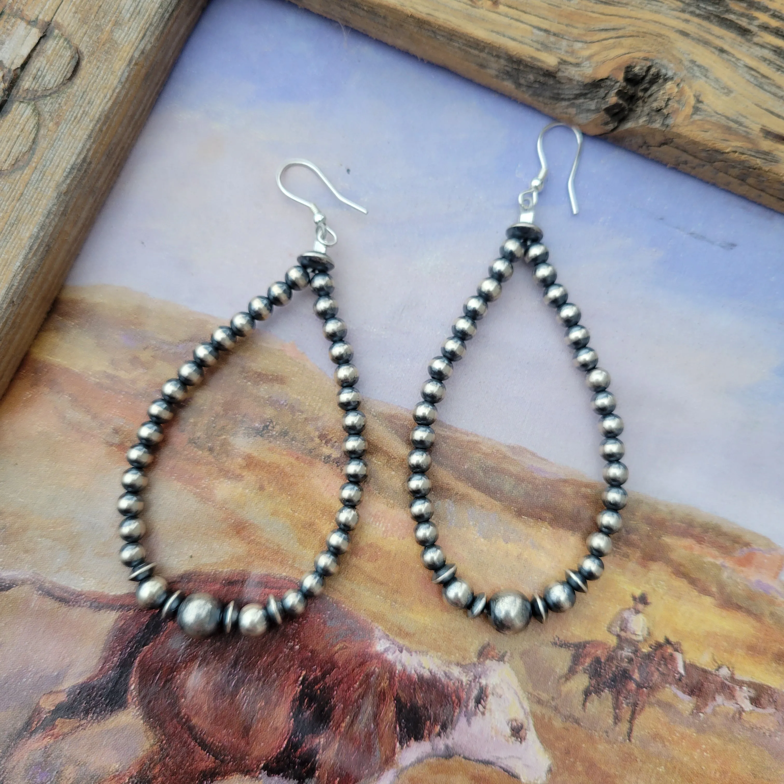 The Middleton Pearl Hoops