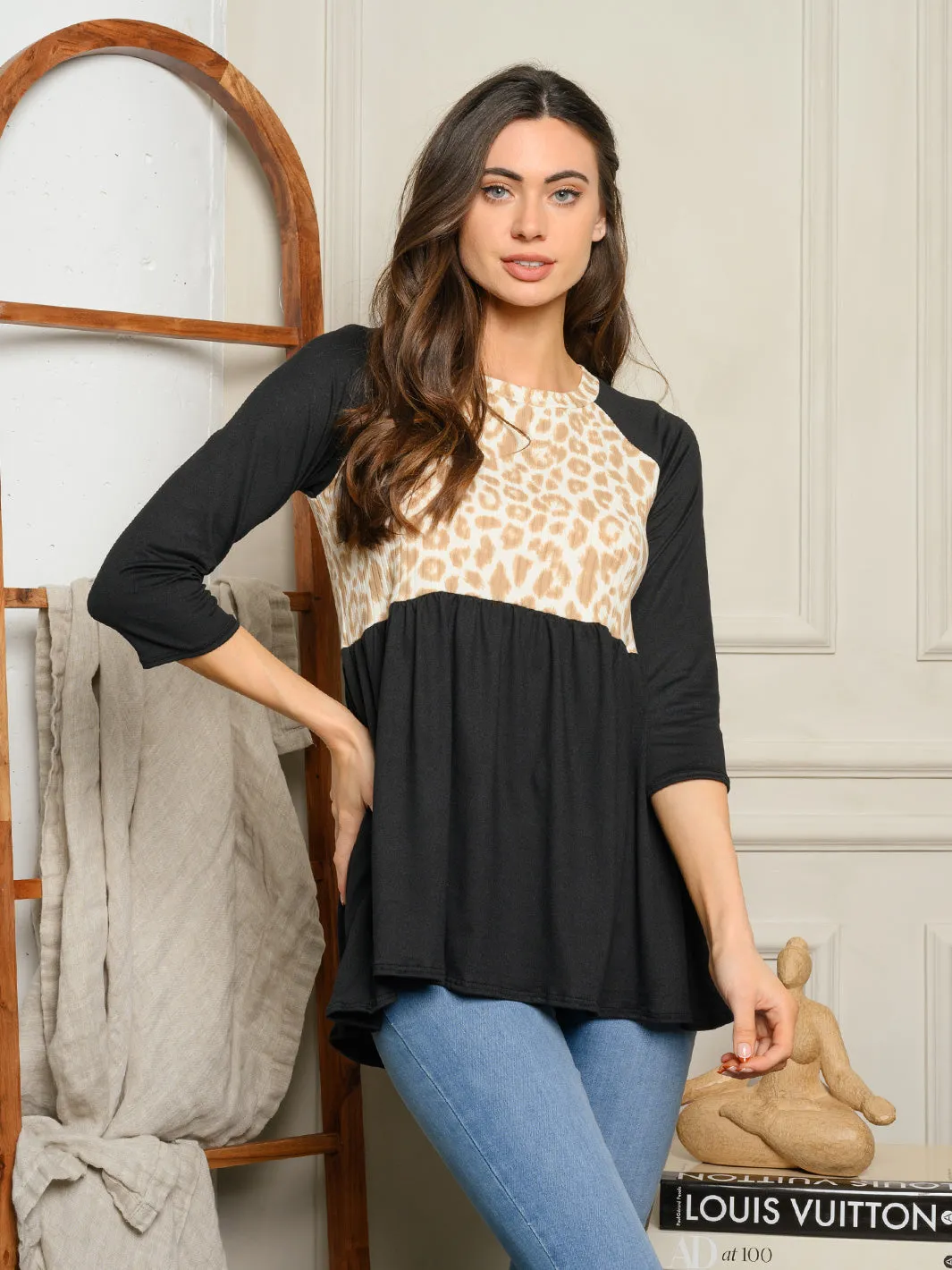 WOMEN'S 3/4 SLEEVE ANIMAL PRINT TUNIC TOP